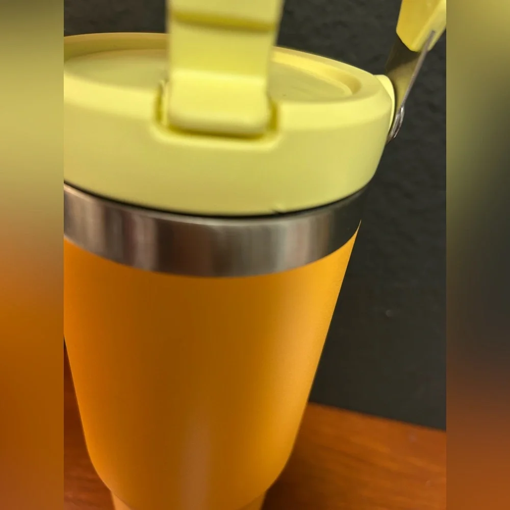 LTD edition Stanley Ice Flow Flip Straw Tumbler 30oz in Marigold - Picture 5 of 9